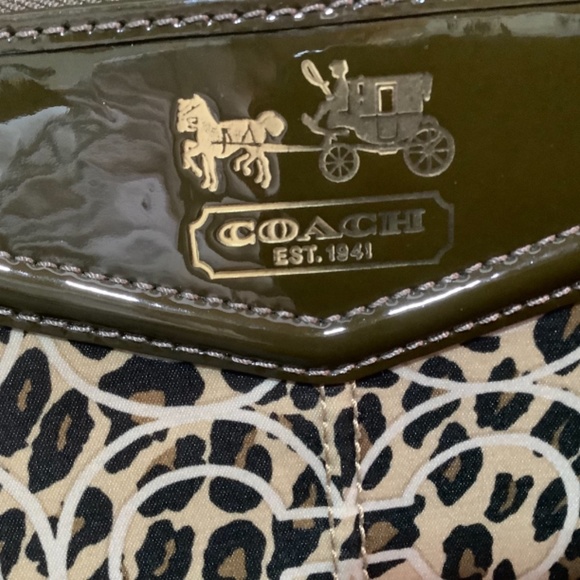 Coach small purse - Picture 2 of 2